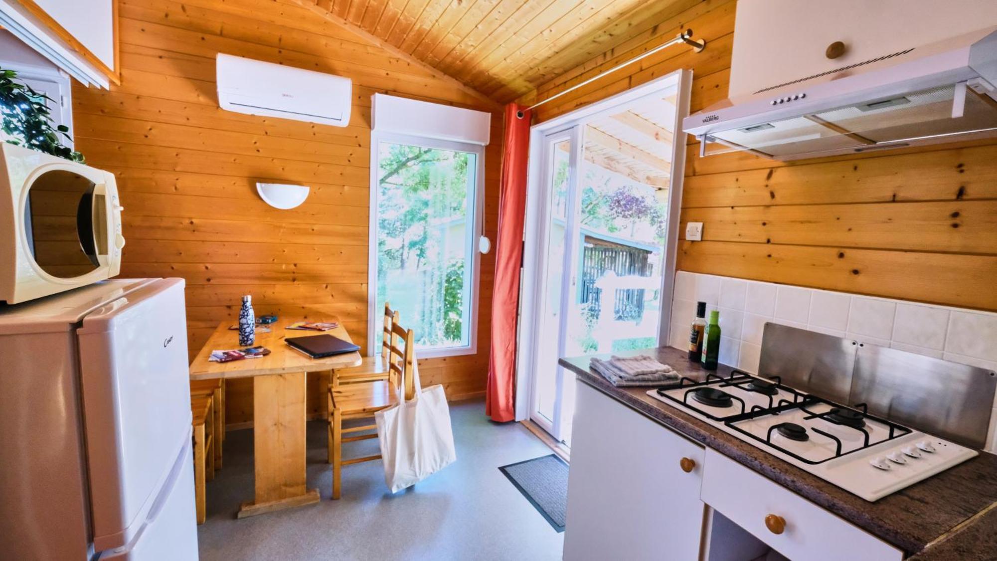 Camping Le Couriou Recoubeau-Jansac Exterior photo