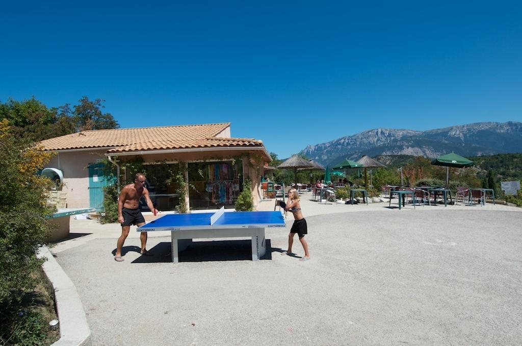 Camping Le Couriou Recoubeau-Jansac Exterior photo